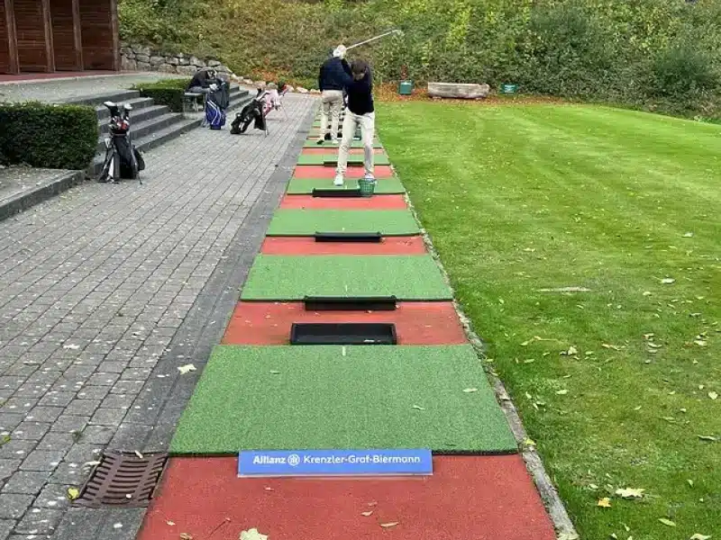 die neuen Abschlagsmatten in den drei Rangebereichen des GC Hubbelrath